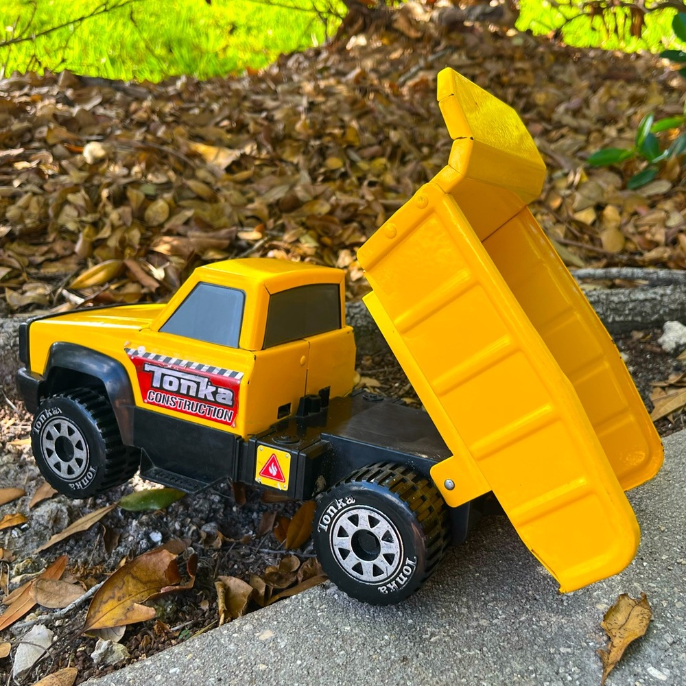 Excellent VINTAGE 1980s TONKA Dump Truck